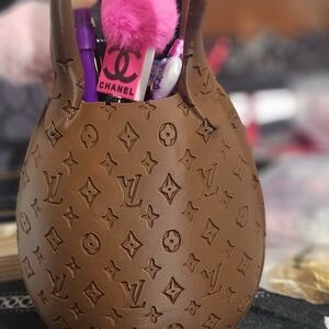 3D printed decor- use as a planter or pen holder decor